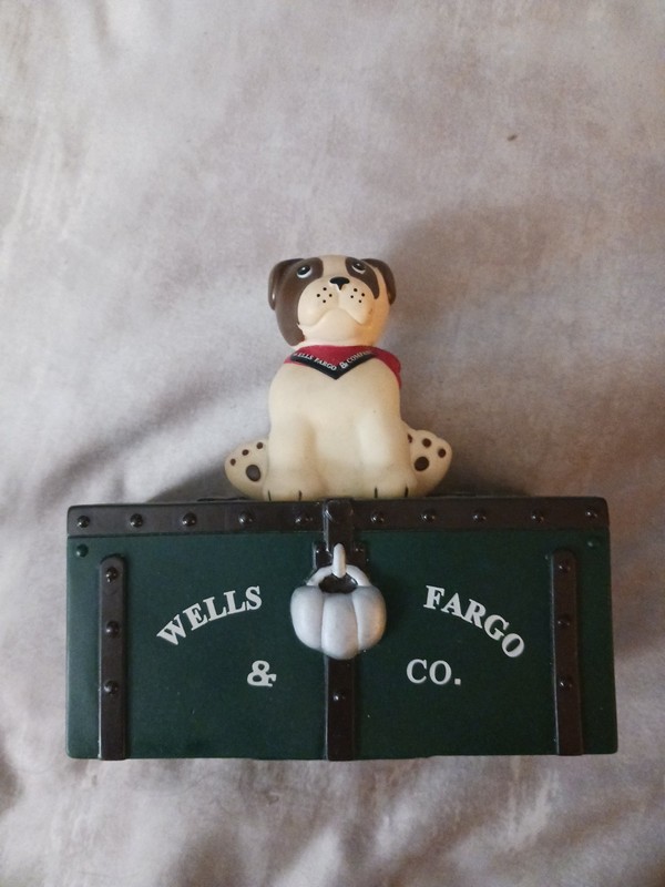 Wells Fargo & Company Plastic Piggy Bank 2002 Dog Sitting on Treasure Chest