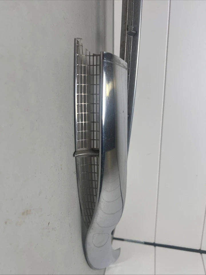 56 Cadillac 1955 convertible Deville serie 62 moldura de parabrisas acero inoxidable Foto 3 de 4