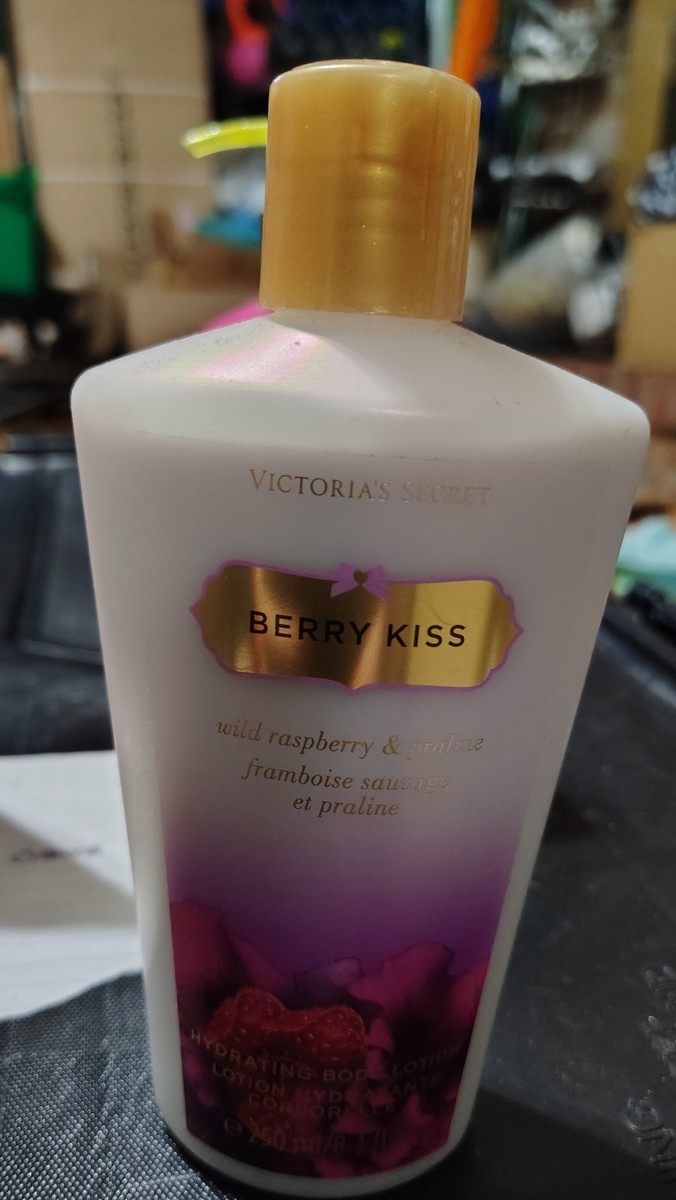 Victoria's Secret Berry Kiss Hydrating Body Lotion FL Oz 250