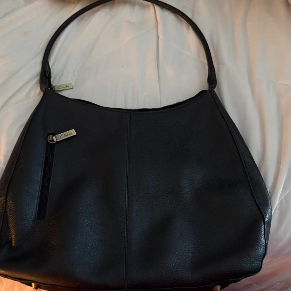 Vintage Clark’s Hobo Black leather purse - Image 4 of 4