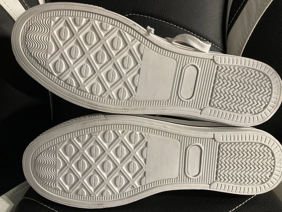 Zapatos blancos de caña baja para profesor de música. Hermoso diseño! Hombre Talla 7.5. Mujer Talla 10. Foto 4 de 4