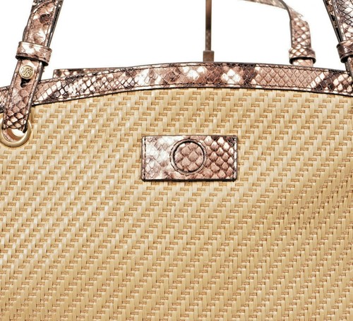 BOLSO DE MANO MICHAEL KORS GRANDE 24" RAFIA CON RIBETE ESTAMPADO SERPIENTE - NUEVO - Imagen 2 de 9