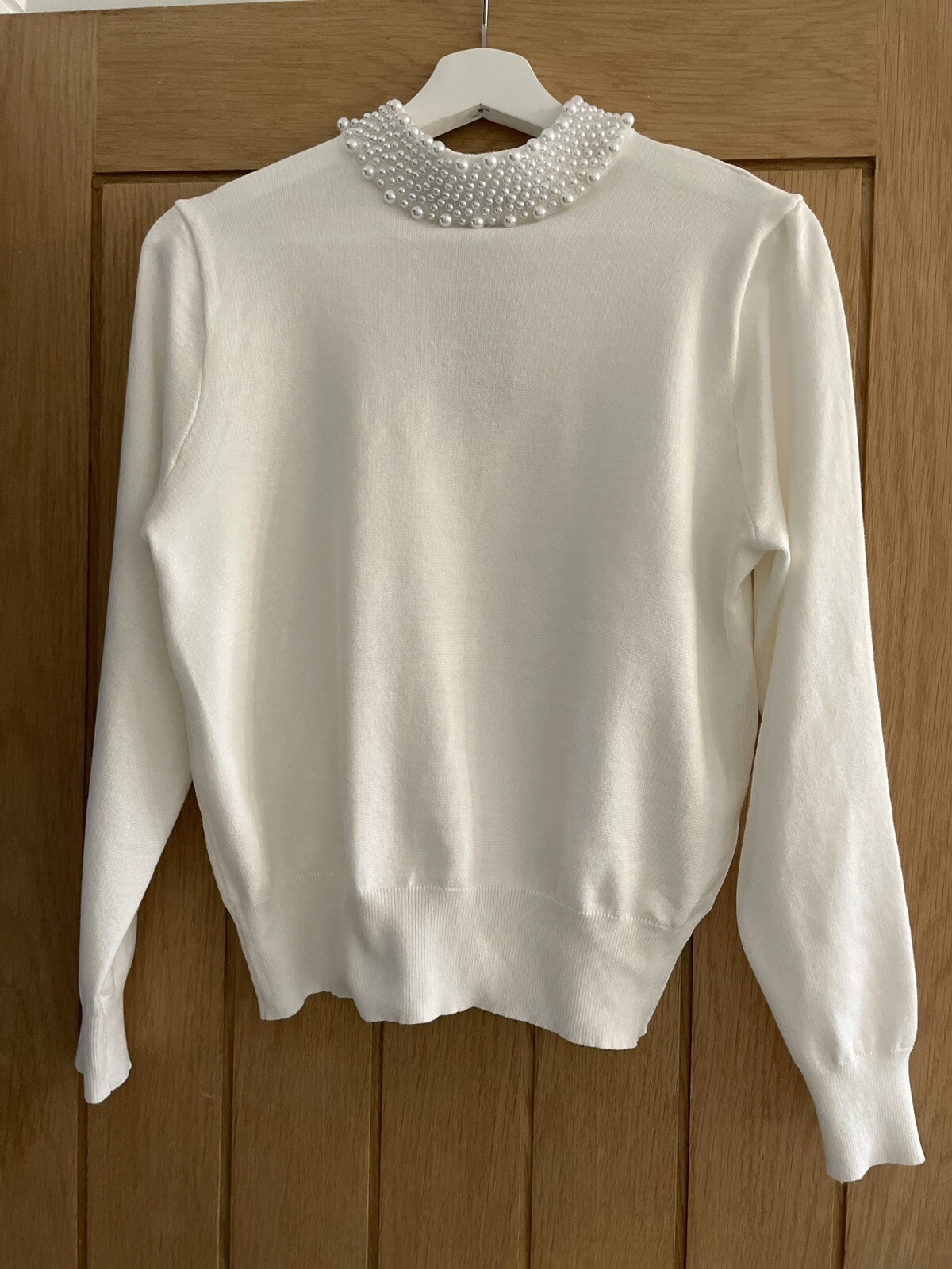 Quiz Cream Knit Pearl Embellished Round Collar Jumper Size Medium NWT