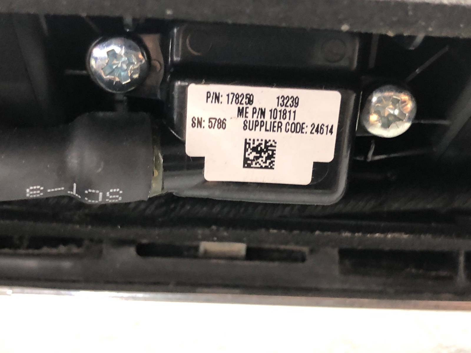 2014-2021 MASERATI QUATTROPORTE REAR TRUNK TAIL DECK LID MOULDING W/BACK UP CAM