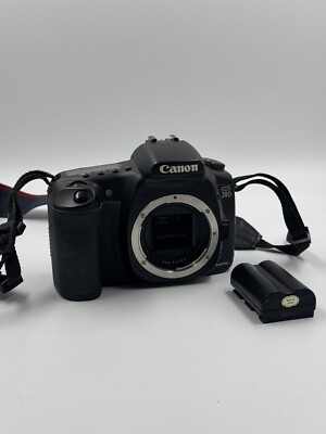 Canon EOS 20D Digital Camera DS126061 DSLR Camera w/ Neck Strap READ Untested