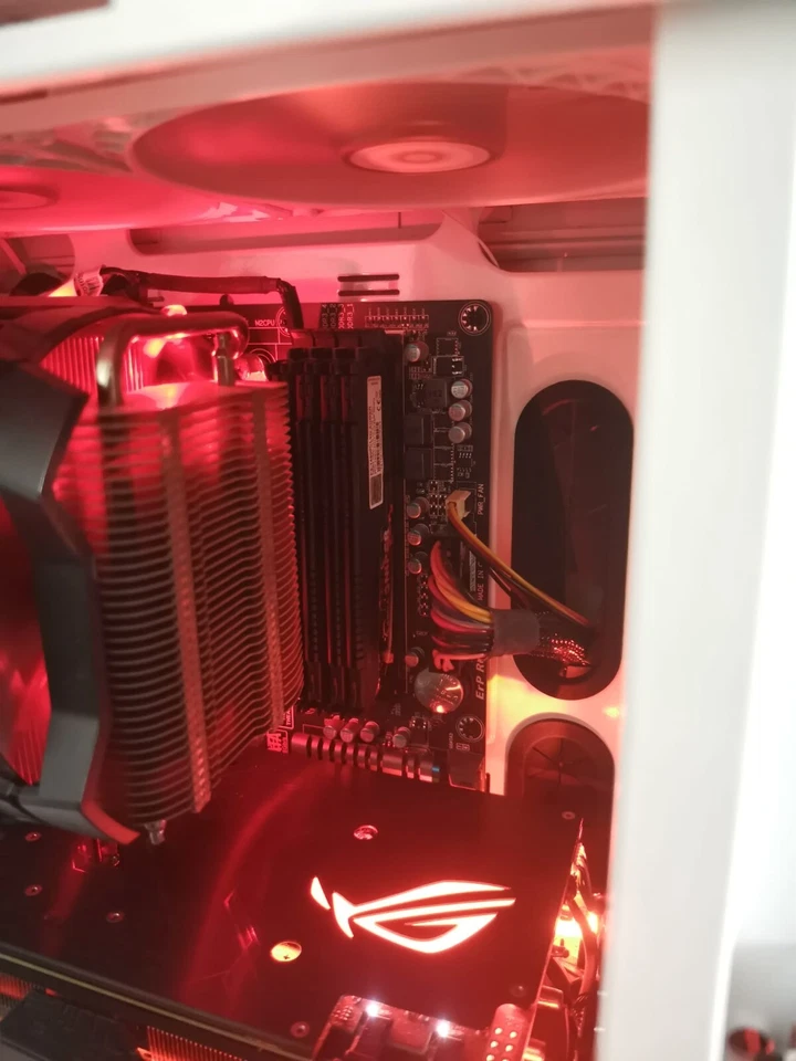 Componentes PC Gaming, Gráfica/ RAM / Procesador / Placa Base - Imagen 3 de 4