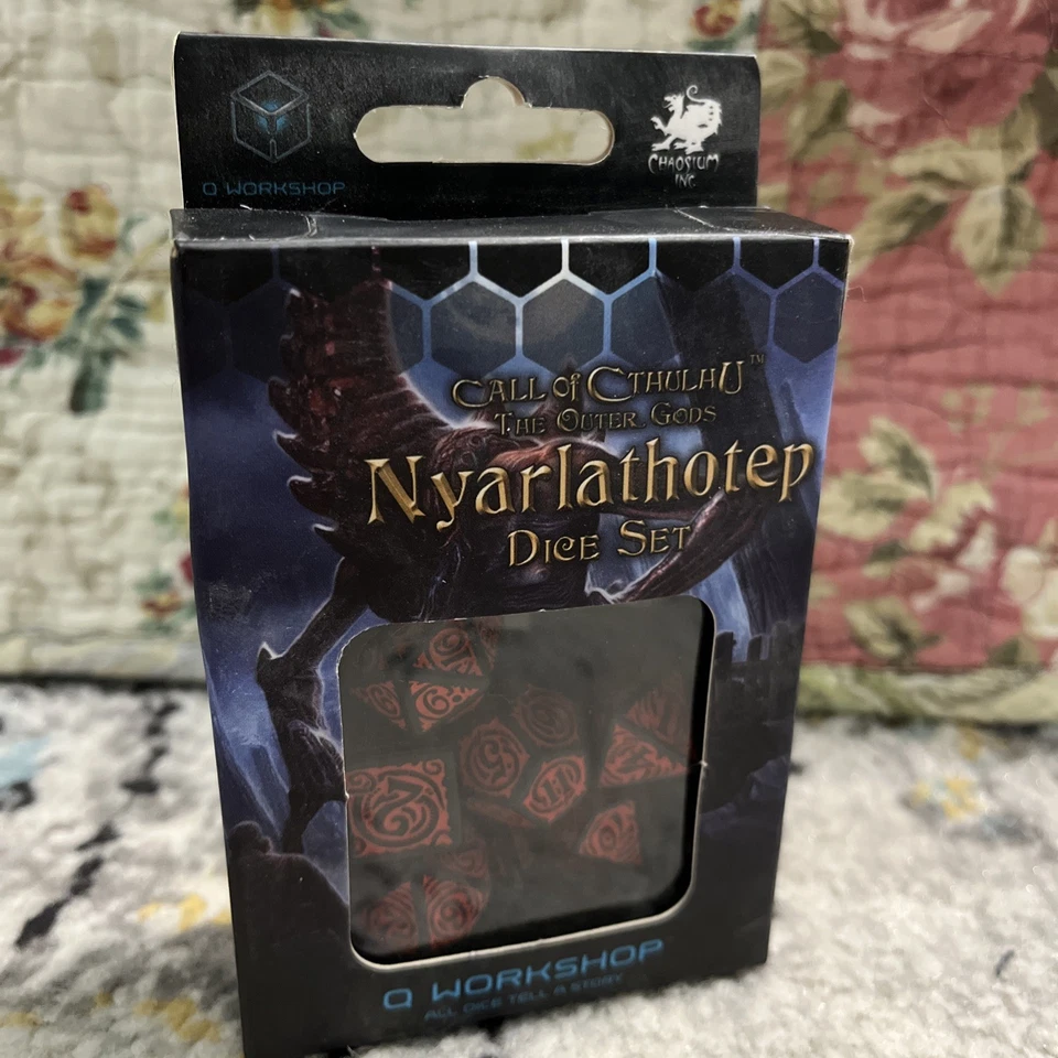 Набор Q-Workshop Cthulhu Dice Nyarlathotep Poly Черный с Пурпурным (7) - Изображение 2 из 4