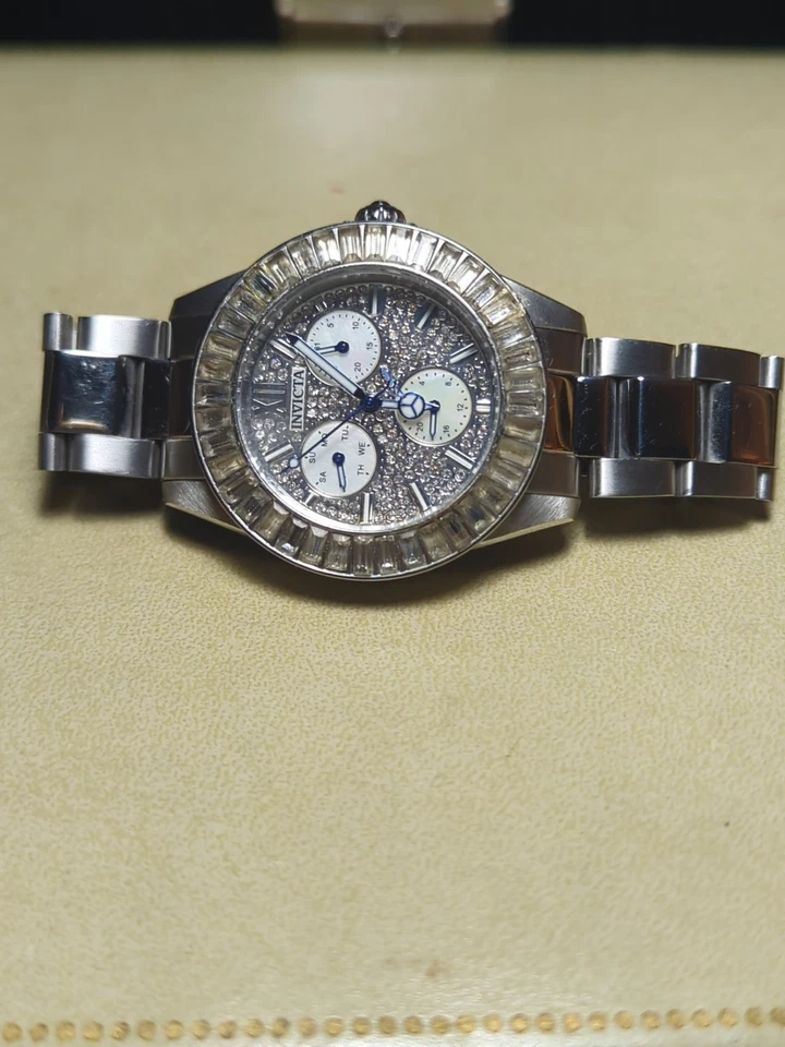 Esfera/bisel pavé de cristal Invicta. Batería Nueva Acero Inoxidable con Caja y Manual Foto 4 de 4