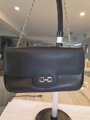 FERRAGAMO black saffiano leather shoulder handbag
