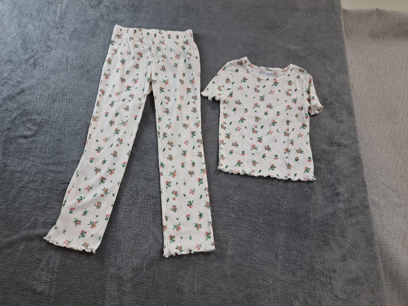Old Navy 2 Piece Pajama Set Girls Size M(8) Beige Floral Short Sleeve Pullover