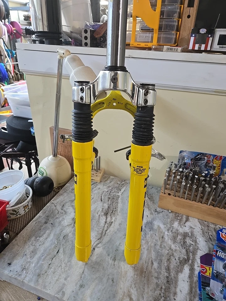 Yellow Rst 171b Shock Fork - Image 3 of 4