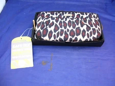 TRAVELON CLUTCH WALLET W IRFD BLOCKING - NEW IN BOX - ZIP CLOSURE - WRIST STRAP