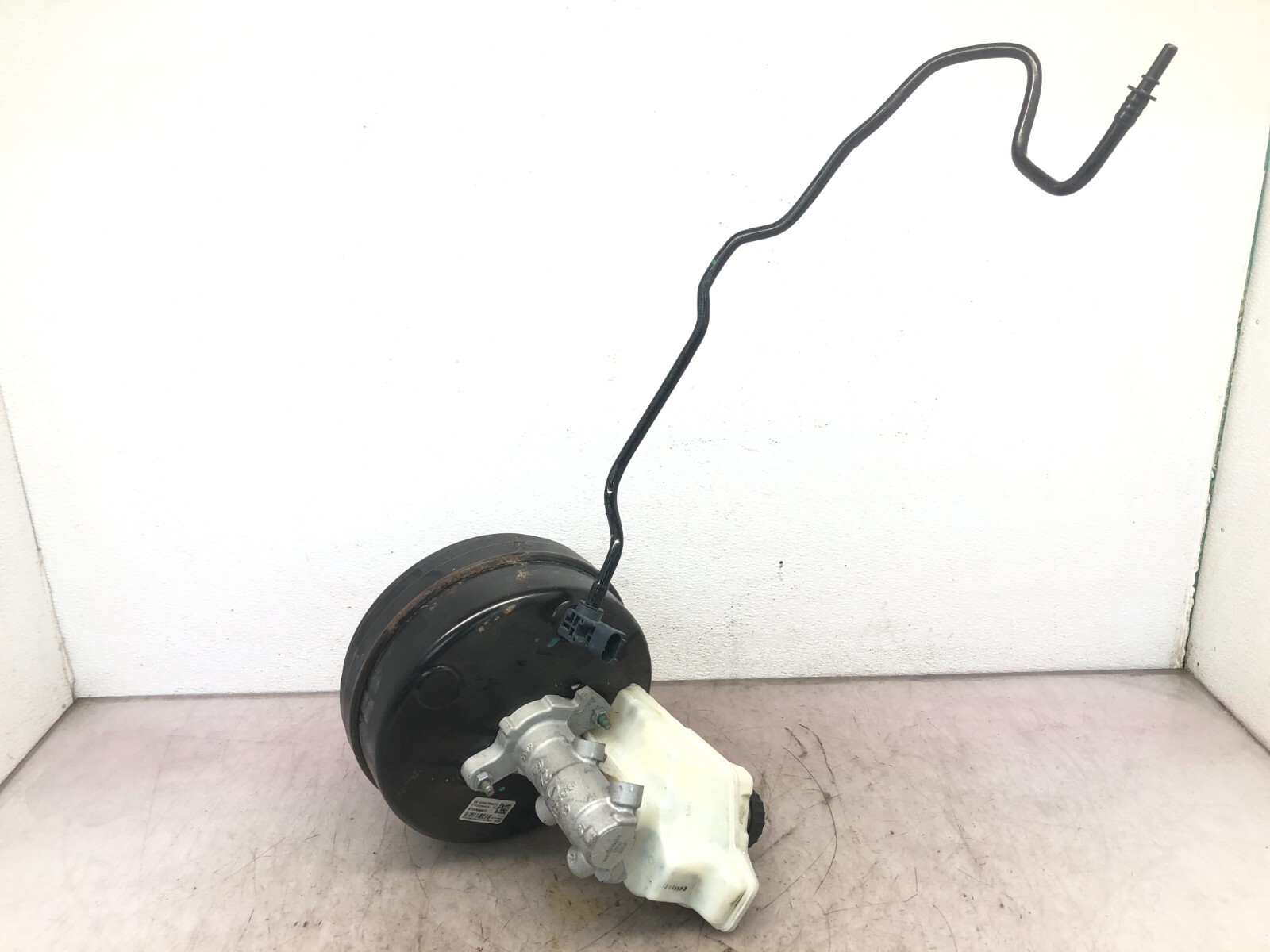 2014-2020 MASERATI QUATTROPORTE BRAKE BOOSTER MASTER CYLINDER & RESERVOIR OEM