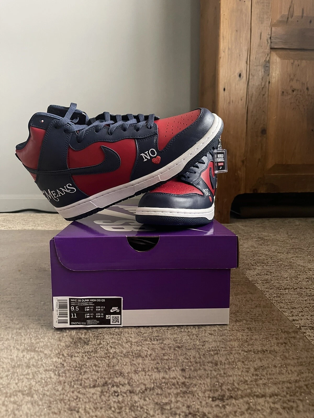 Supreme x Nike Dunk High By Any Means rouge taille 9,5