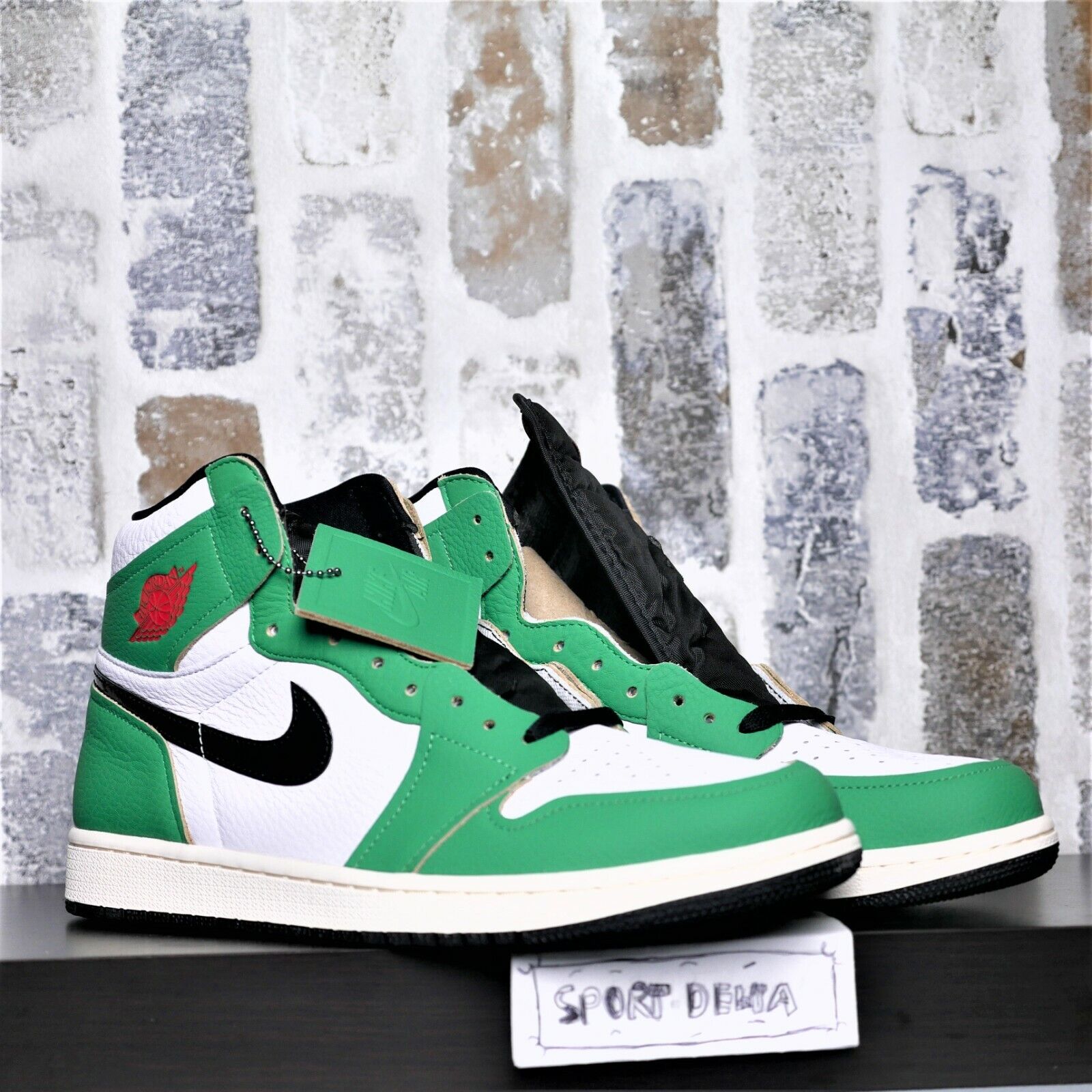 Nike Air Jordan 1 Retro High Lucky Green Women's sz 11.5 DB4612-300 *New In  Box*