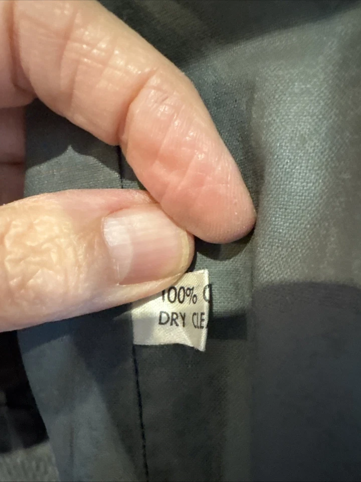 Burberrys Men’s Jacket Shower Proof Burgundy with Grey Lining Size 40 Medium - Image 3 of 4