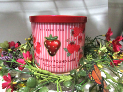   BATH & BODY WORKS 3 WICK 14.5 OZ   ~''STRAWBERRY POUND CAKE''  