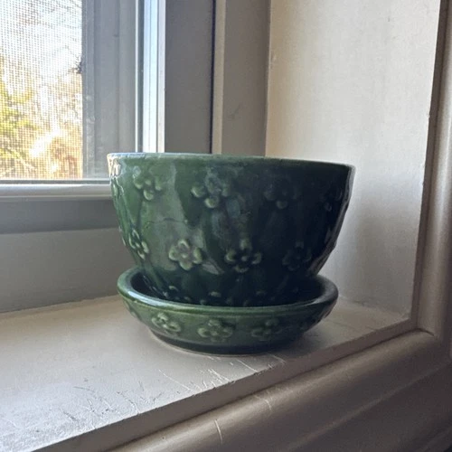 Vintage Green Quilted Daisy Flower Shawnee Pottery Planter Attached Saucer 4”