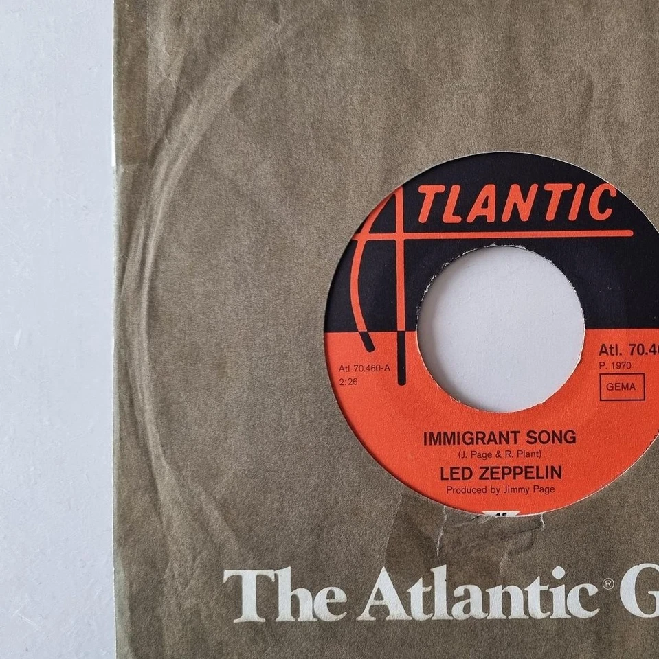 Led Zeppelin - Immigrant Song / Hey, Hey, What Can I Do 7'' Vinyl Germany - Image 2 of 4