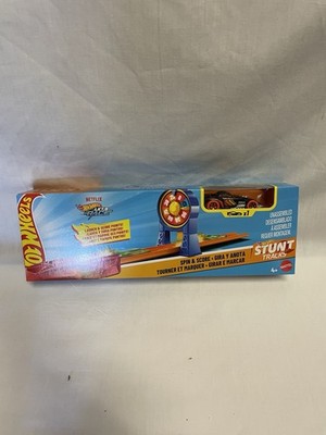 Hot Wheels Action Spin and Score Car and Stunt Set MATTEL NEW SEALED NIB