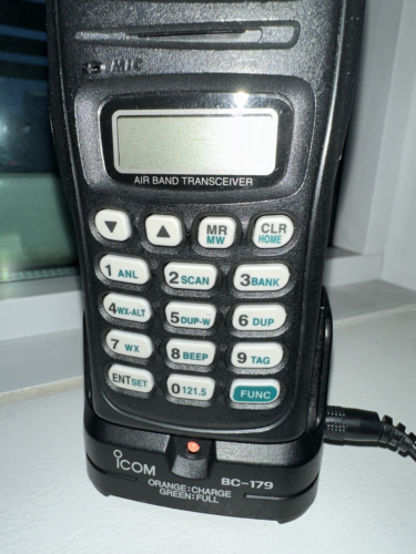 Icom IC-A14 VHF - Battery not charing - Photo 1/5