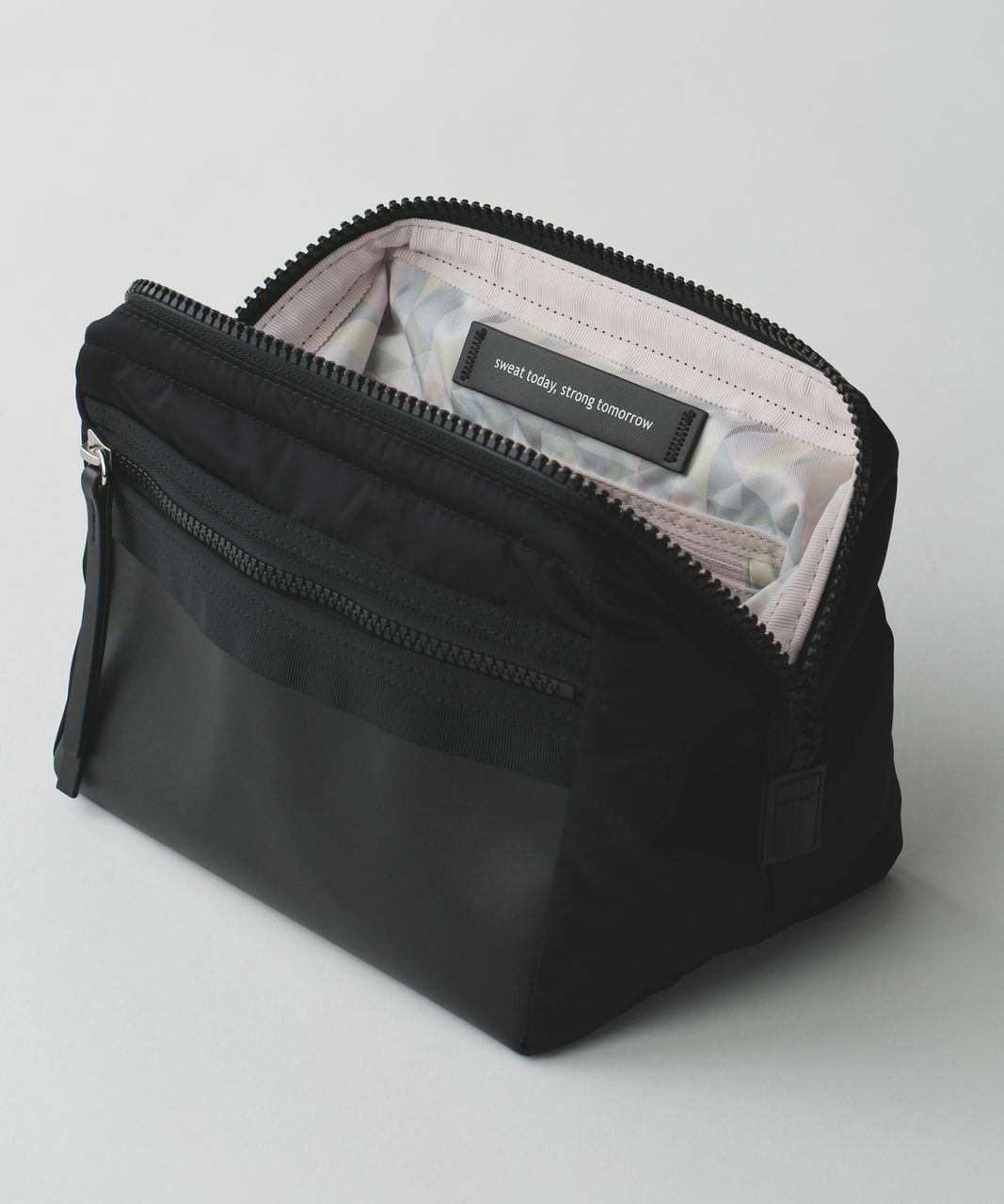 lululemon toiletry bag