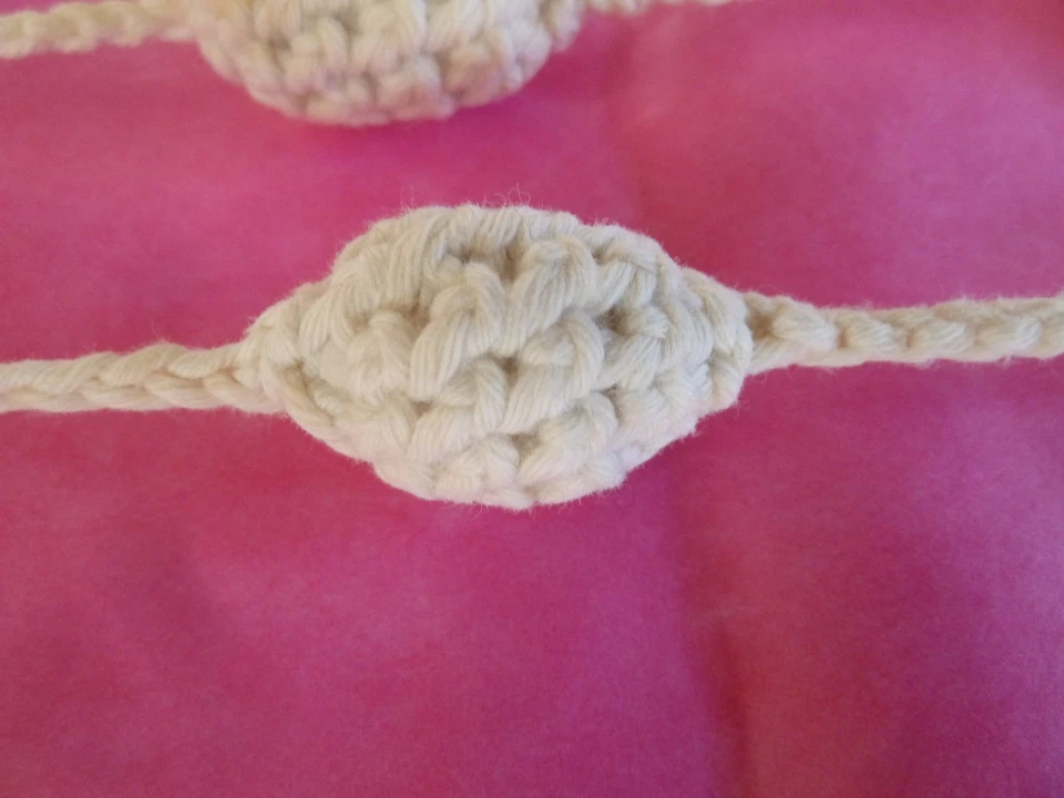 Pompons fait main au crochet macramé coton mercerie passementerie ancien le lot - Photo 4/4