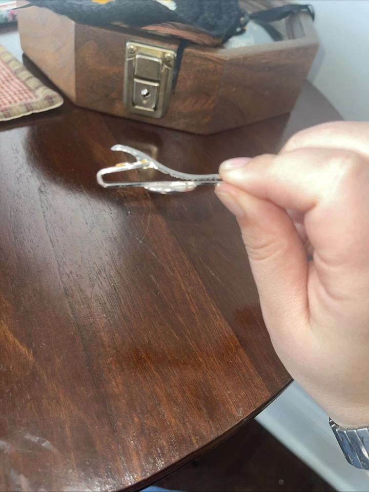 Clip de corbata Speidel chapado en plata antiguo símbolo de poder Foto 4 de 4