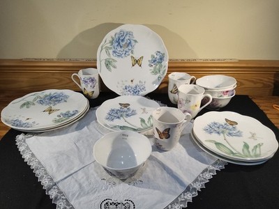 Lenox Butterfly Meadow Monarch Dragonfly Tiger Swallow 16 PC Set Service for 4