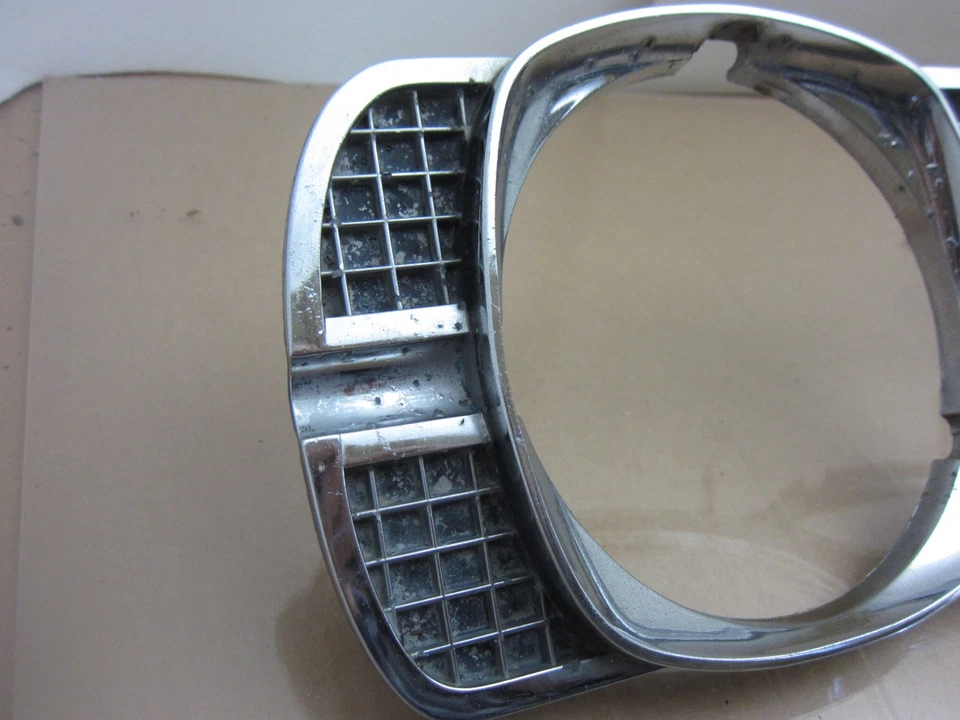 Pontiac Bonneville 1969 montaje de parrilla delantera Foto 2 de 4