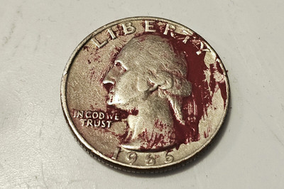 EARLY CLAD ARCADE RED PAINTED QUARTER PINBALL JUKEBOX FREE PLAY TOKEN- TESTING