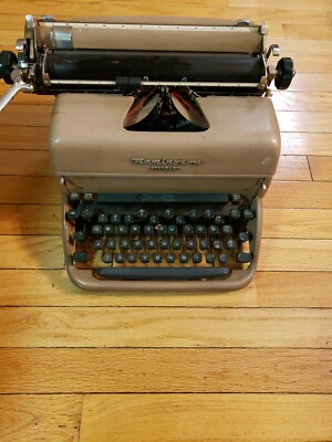 Vintage 1955 Remington Standard Green Keys Typewriter SPP-2-51351