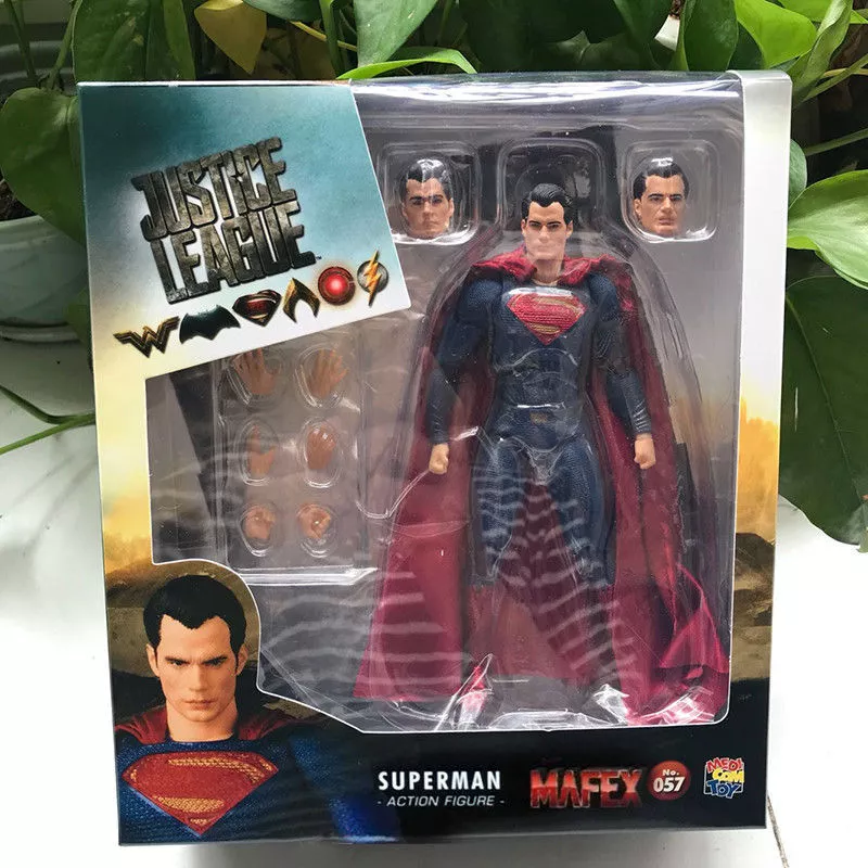 Mafex NO 057 Superman Justice League DC Comics Action Figure