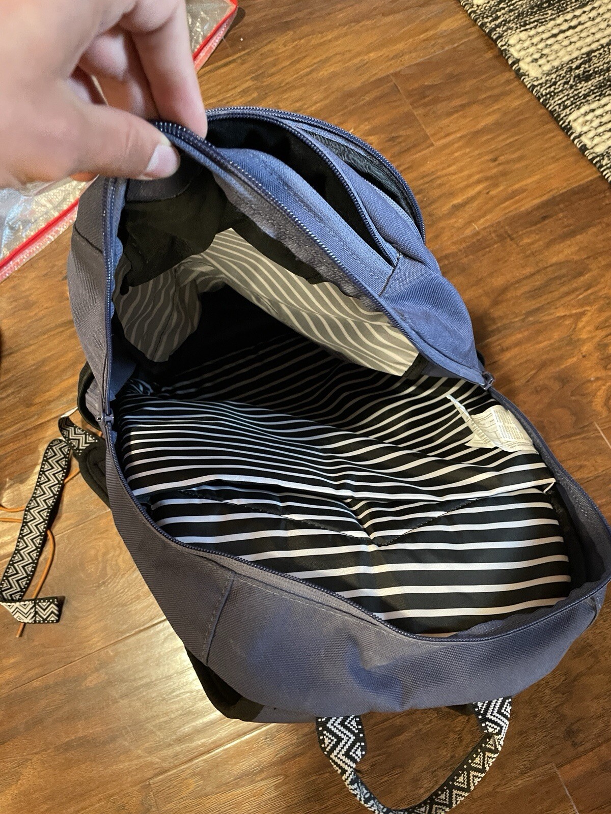 dakine backpack - image 3