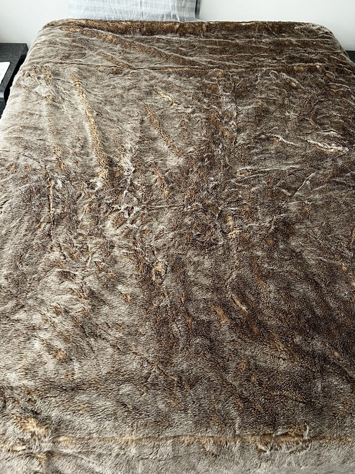 Restoration Hardware Luxe Faux Fur Throw Blanket 92x74 Brown Beige Soft