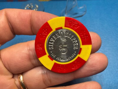 $5———-SILVER SLIPPER ——-———LAS VEGAS NEVADA CASINO CHIP ———Z-245