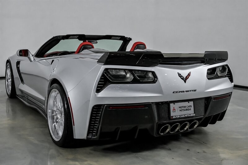 2015 Silver Chevrolet Corvette   | C7 Corvette Photo 7