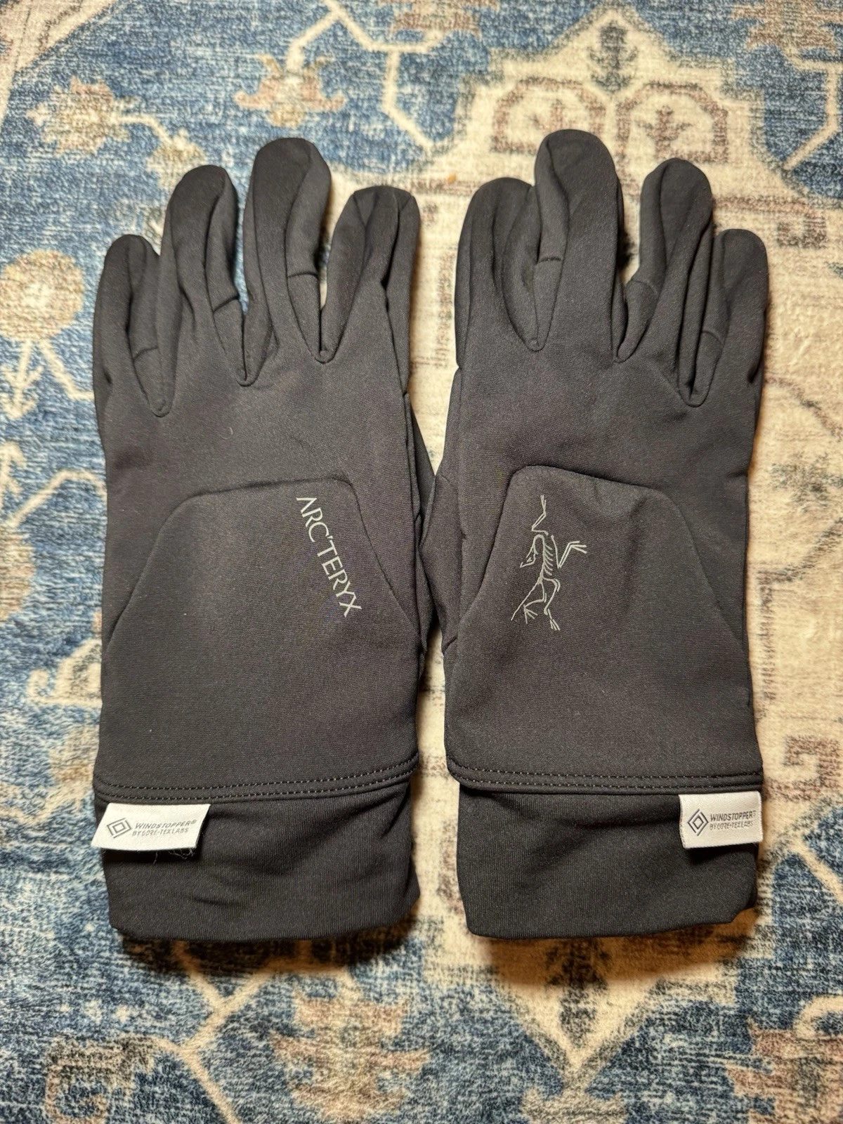 Arc'teryx Venta Gloves Black Gore Tex Infinium Windstopper Size Medium 06/25
Opens in a new window o