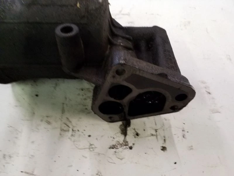 Carcasa del filtro de aceite del motor | Ajuste 81 82 83 84 85 Mercedes Benz 380SEL 380SL 380SLC Foto 3 de 4