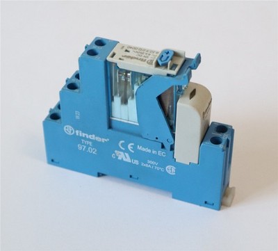 FINDER Steckrelais/ 46.52.9012.0040 - Sulenspannung 12 V DC - 8 A - 250 V AC