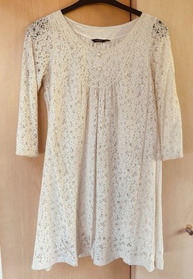Spitzenkleid Mit Unterkleid 3/4 Spitzenarm Rund Ausschnitt Mit 2 Perlenknöpfen