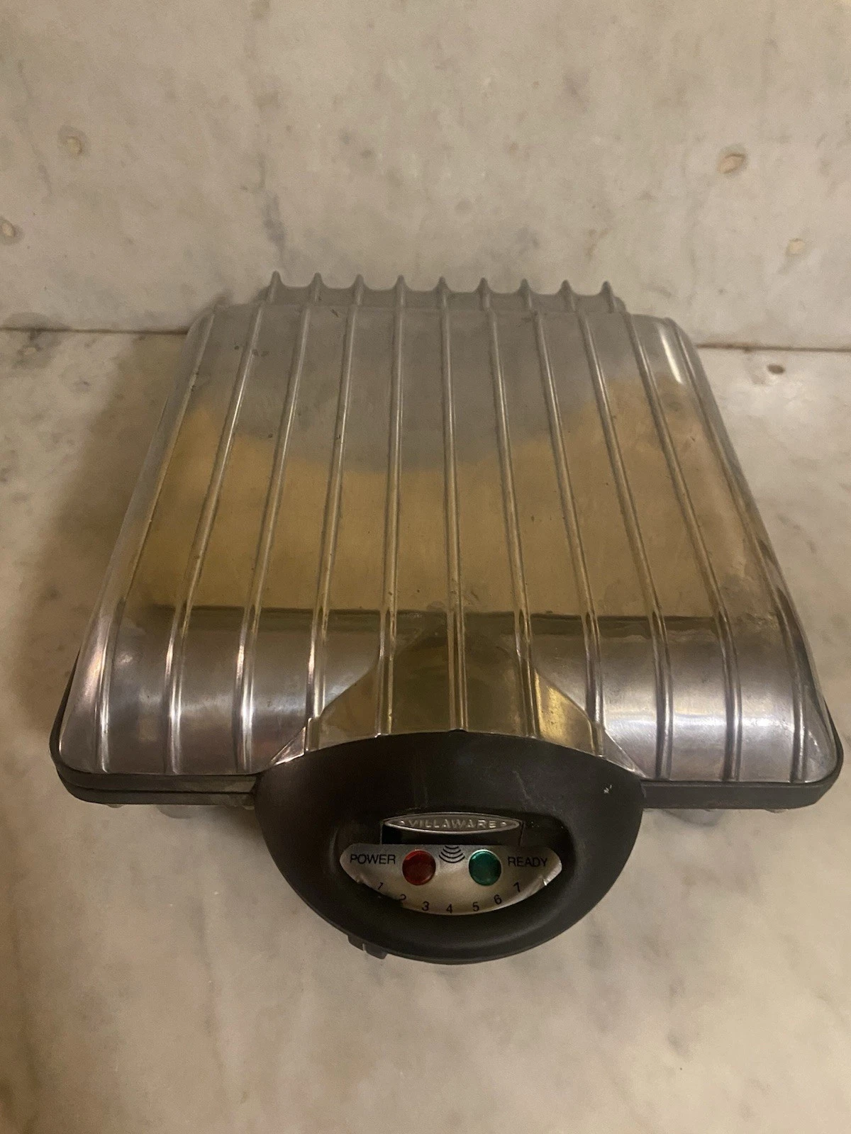VillaWare Uno Classic 4-Square Breakfast Waffle Maker Model 2001C Tested & Works