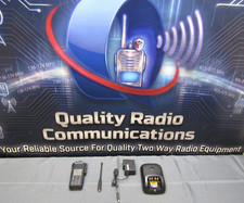 WORKING Motorola XPR7550 403-512 MHz UHF Two Way Radio w Charger AAH56RDN9KA1AN