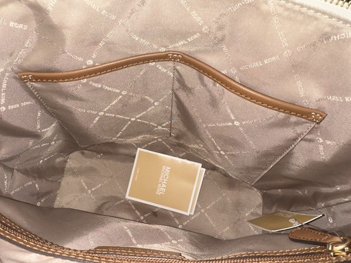 Michael Kors Sheila Women Large Handbag Purse Tote Shoulder Bag Light Cream MK - Picture 9 of 12