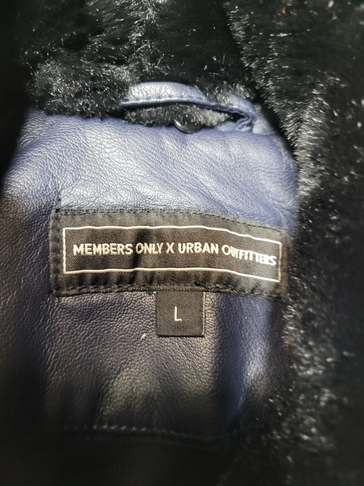 Members Only X Urban Outfitters Chaqueta de Cuero Vegano Grande Azul Marino Negro Piel Usada en Excelente Condición Foto 3 de 4