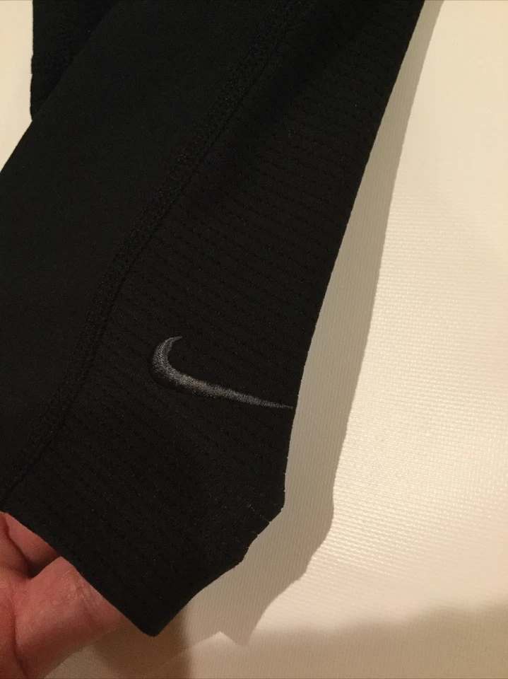 NIKE Mujeres Ciclismo Capri Acolchado Ciclismo Pantalones Cortos Medias Negras Usadas en Excelente Condición Talla XS Foto 3 de 4