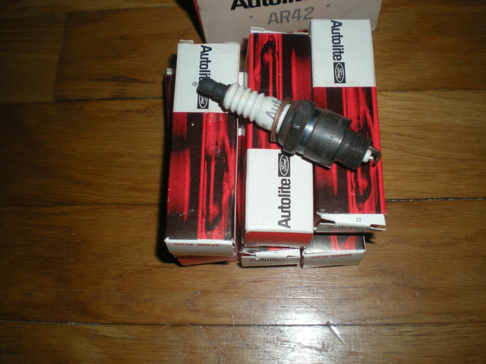 New Autolite AR42 Spark Plugs Box of 6