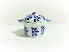 Dollhouse Miniature Large Glass Stock Soup Pot with Lid Blue & White 1:12 Scale