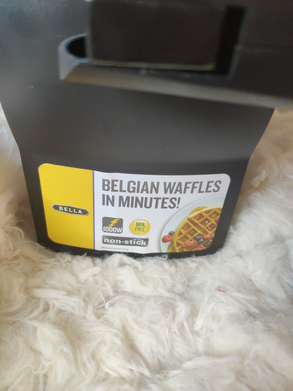 Bella 14528 Rotating Nonstick Belgian Waffle Maker-image