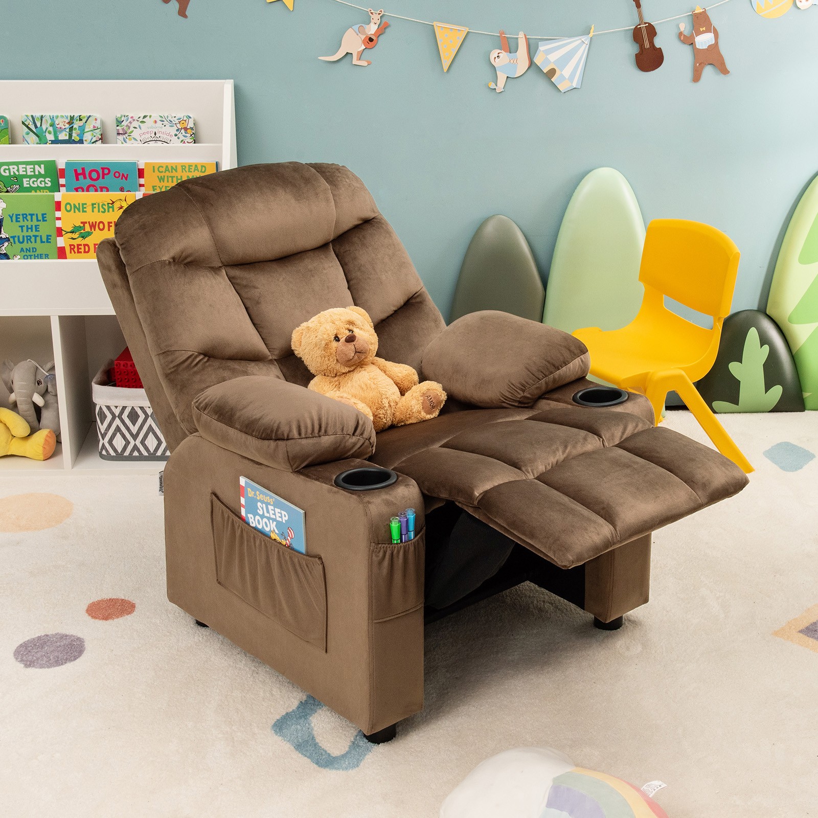 Honeyjoy Kids Youth Recliner Chair Velvet Fabric Armrest Sofa w/Cup Holder Brown